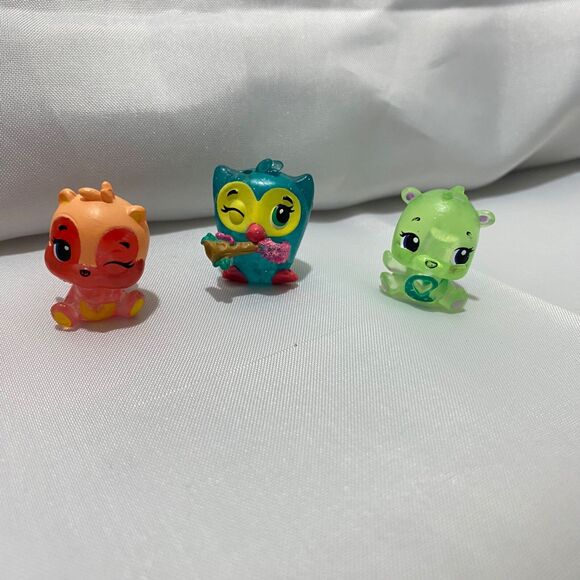 Hatchimals Lot of 5 Mini Figures Colleggtibles Miniature Toy 1 Inch X 1 Inch - Picture 4 of 5